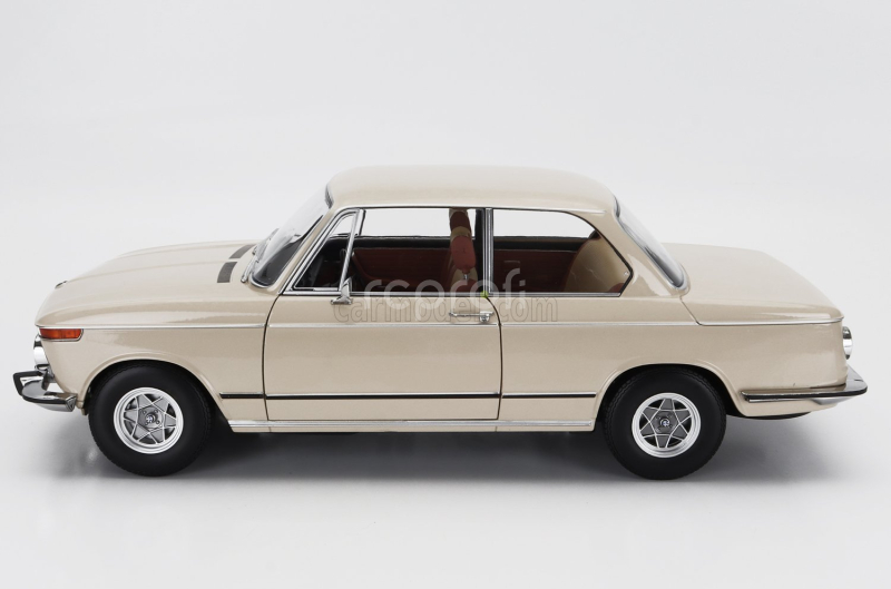 Kk-scale BMW 1602 1-series 1971 1:12 Beige