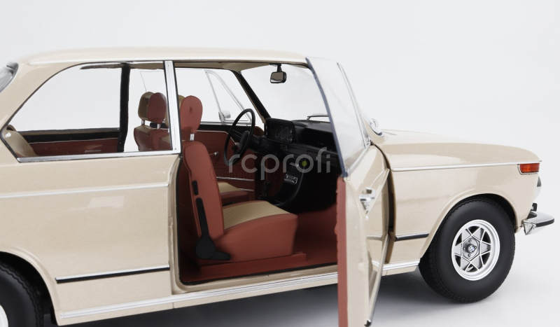 Kk-scale BMW 1602 1-series 1971 1:12 Beige