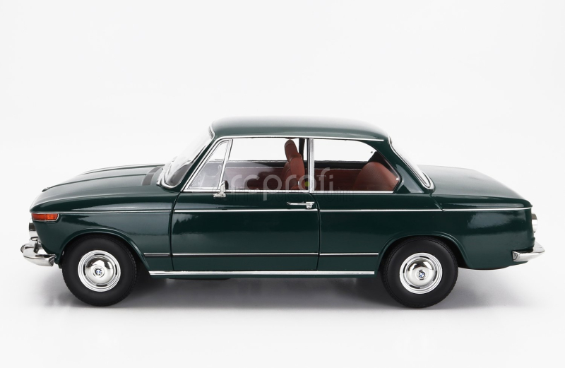 Kk-scale BMW 1802 1-series 1967 1:12 Zelená