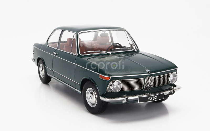 Kk-scale BMW 1802 1-series 1967 1:12 Zelená