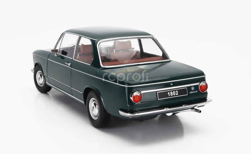 Kk-scale BMW 1802 1-series 1967 1:12 Zelená