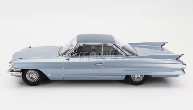 Kk-scale Cadillac Series 62 Coupe Deville 1961 1:18 Světle Modrá Met