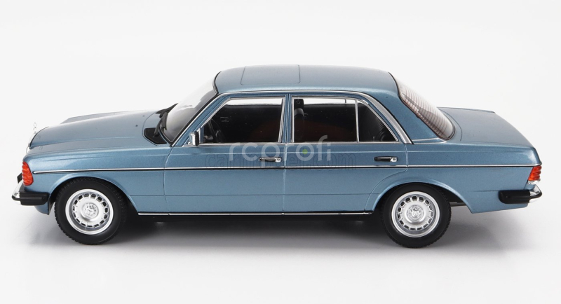 Kk-scale Mercedes benz E-class 230e (w123) 1975 1:18 Světle Modrá Met