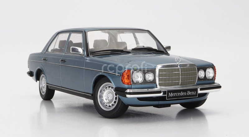 Kk-scale Mercedes benz E-class 230e (w123) 1975 1:18 Světle Modrá Met