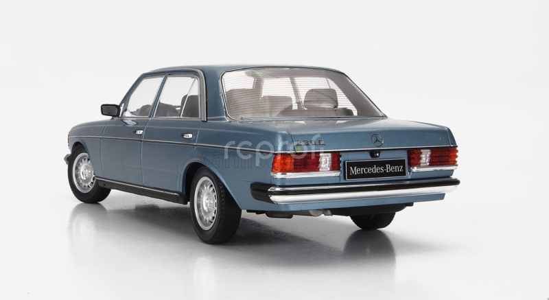 Kk-scale Mercedes benz E-class 230e (w123) 1975 1:18 Světle Modrá Met
