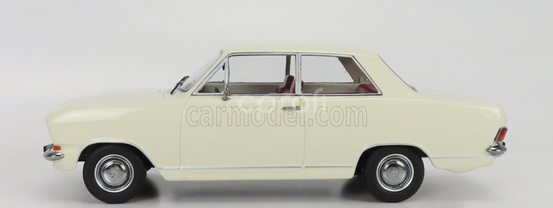 Kk-scale Opel Kadett B 1972 1:18 Bílá