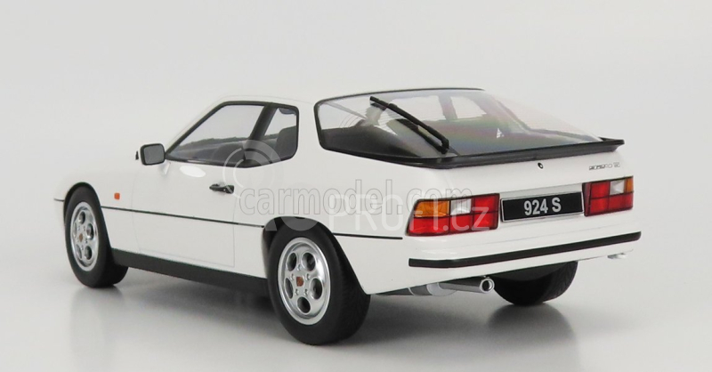 Kk-scale Porsche 924s Coupe 1986 1:18 Bílá