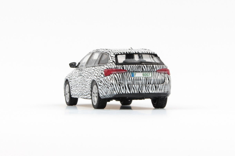 Abrex Škoda Octavia IV Combi (2020) 1:43 - Maskovaný Prototyp