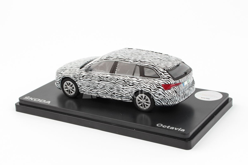 Abrex Škoda Octavia IV Combi (2020) 1:43 - Maskovaný Prototyp