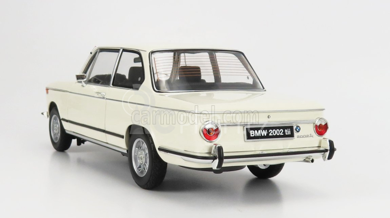 Kyosho BMW 2002tii 1972 1:18 Bílá