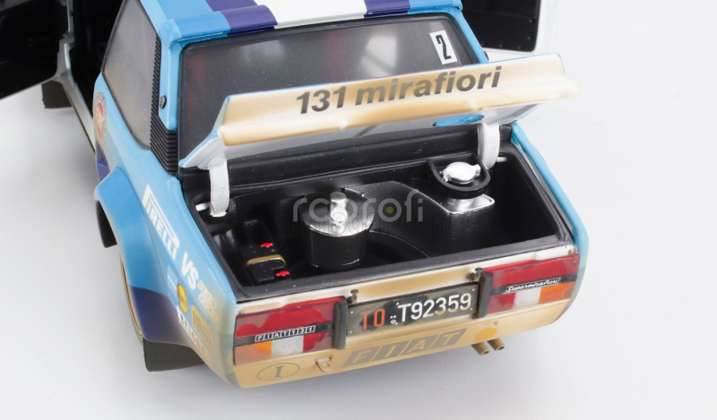 Kyosho Fiat 131 Abarth (dirty And Night Version) N 2 4th Rally Piancavallo 1981 Attilio Bettega - Maurizio Perissinot 1:18 Bílá 2 Tóny Modrá