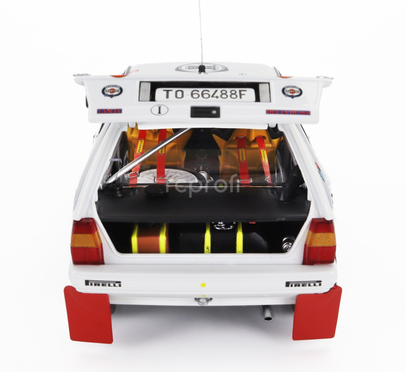 Kyosho Lancia Delta Hf Integrale 4wd (night Version) Team Martini Racing N 6 Winner Rally Montecarlo 1987 Miki Biasion - Tiziano Siviero 1:18 Bílá Červená Modrá