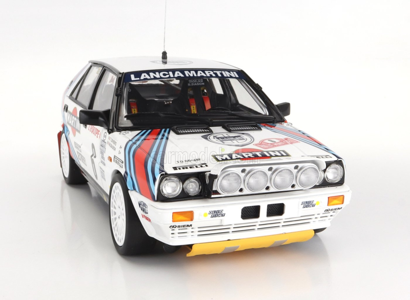 Kyosho Lancia Delta Hf Integrale 4wd (night Version) Team Martini Racing N 6 Winner Rally Montecarlo 1987 Miki Biasion - Tiziano Siviero 1:18 Bílá Červená Modrá