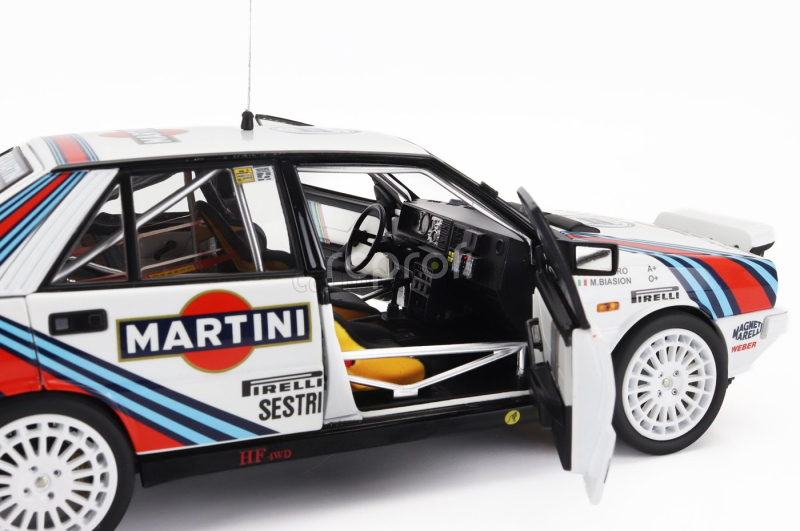 Kyosho Lancia Delta Hf Integrale 4wd (night Version) Team Martini Racing N 6 Winner Rally Montecarlo 1987 Miki Biasion - Tiziano Siviero 1:18 Bílá Červená Modrá