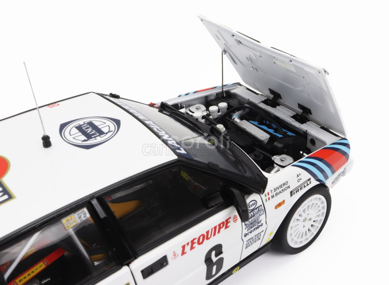 Kyosho Lancia Delta Hf Integrale 4wd (night Version) Team Martini Racing N 6 Winner Rally Montecarlo 1987 Miki Biasion - Tiziano Siviero 1:18 Bílá Červená Modrá