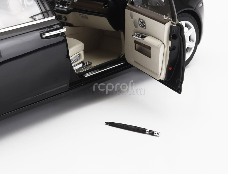 Kyosho Rolls royce Ghost 2011 1:18 Černá Stříbrná