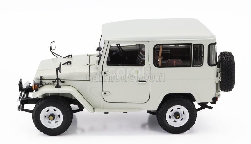 Kyosho Toyota Fj40 Land Cruiser 1980 1:18 Bílá