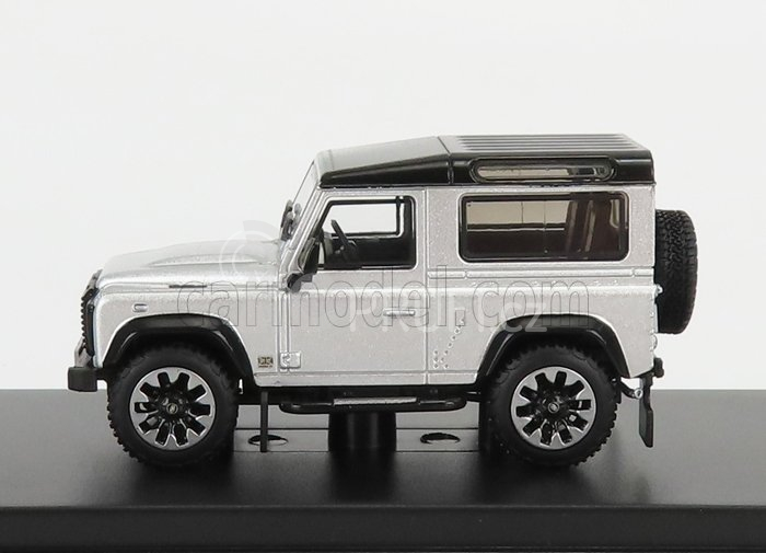 Lcd-model Land rover Defender 90 Works V8 70th Edition 2018 1:64 Silver