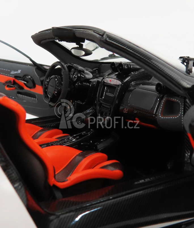 Lcd-model Pagani Huayra Bc Roadster N 20 2017 1:18 Bílá Černá
