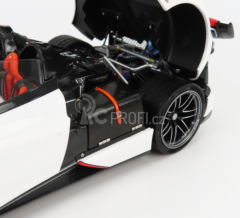 Lcd-model Pagani Huayra Bc Roadster N 20 2017 1:18 Bílá Černá