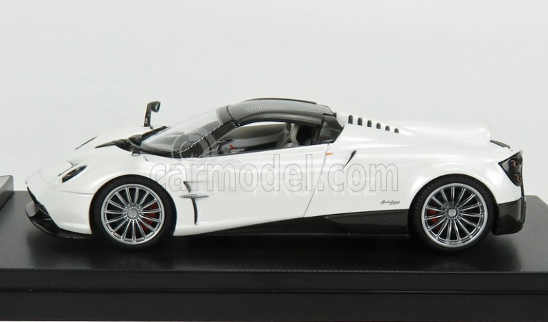 Lcd-model Pagani Huayra Roadster 2018 1:43 Bílá