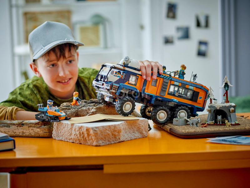 LEGO City - Nákladní auto s laboratoří pro průzkumníky Arktidy