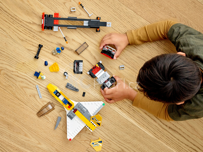 LEGO City - Transport akrobatického letounu