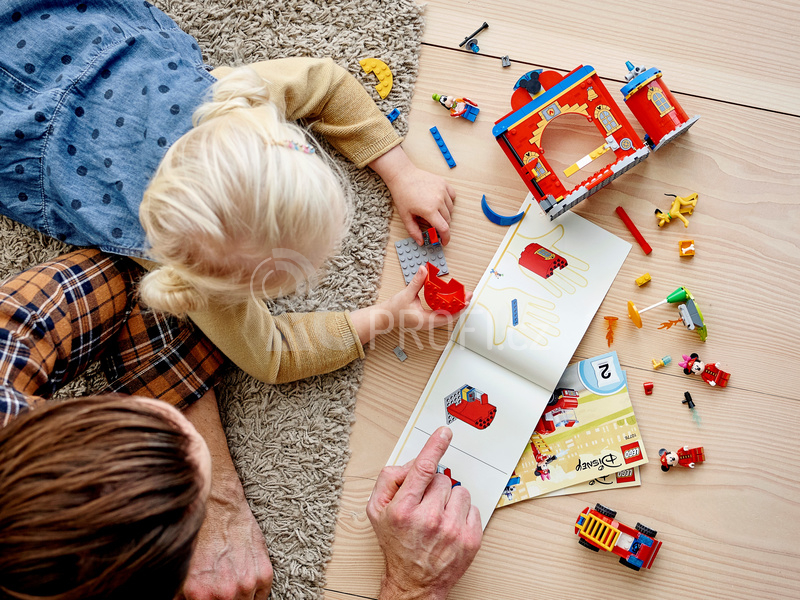 LEGO DUPLO - Hasičská stanice a auto Mickeyho a přátel