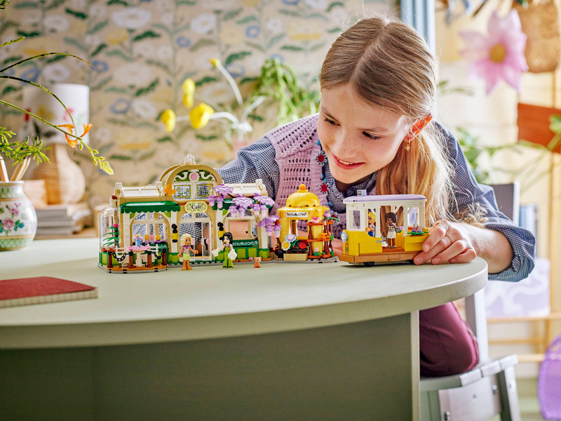 LEGO Friends - Kavárna plná rostlin a květinářství