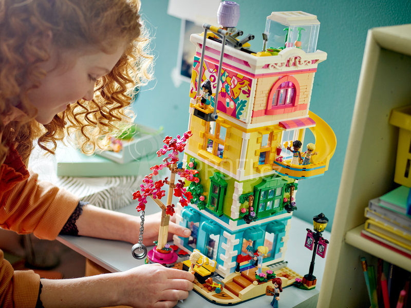 LEGO Friends - Komunitní centrum v městečku Heartlake