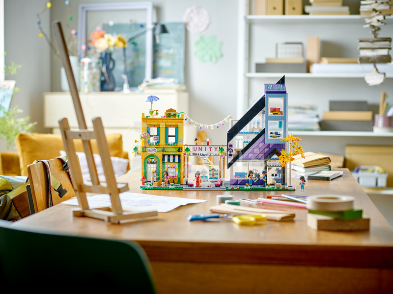 LEGO Friends - Květinářství a design studio v centru města