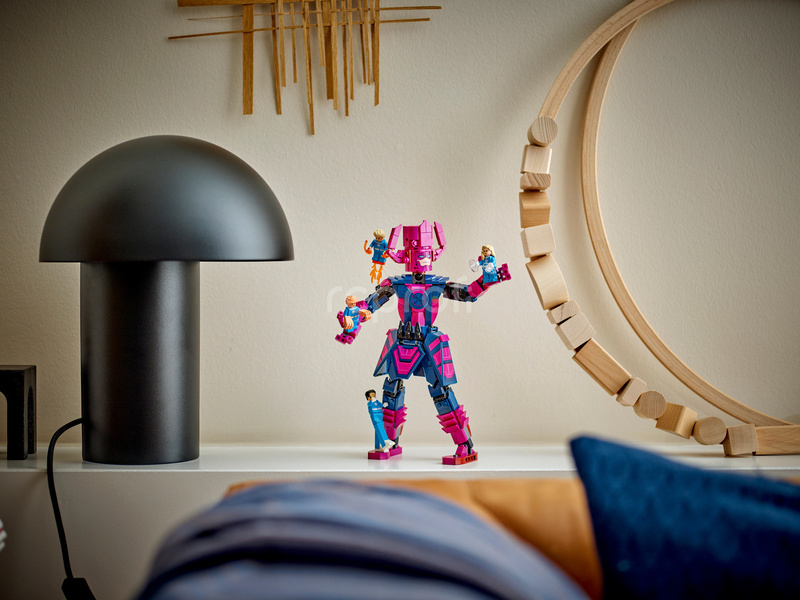 LEGO Marvel - Fantastická čtyřka vs. Sestavitelná