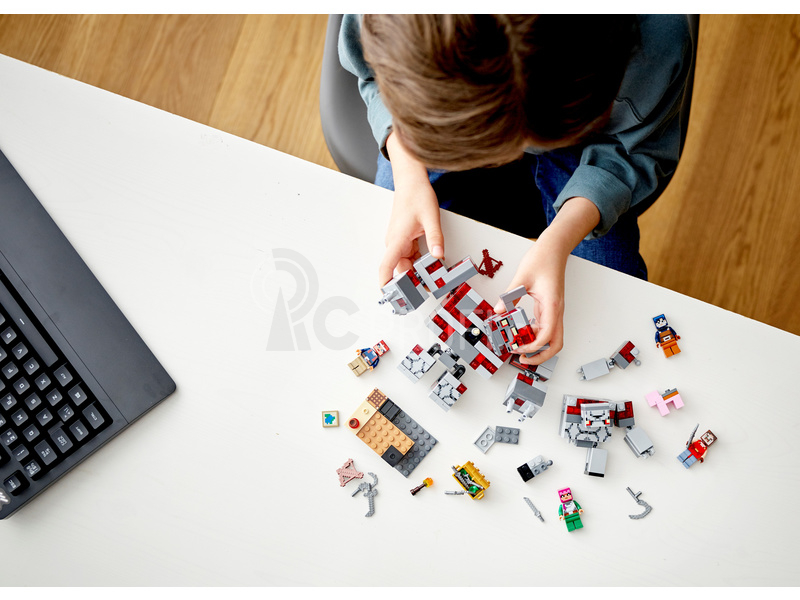 LEGO Minecraft - Bitva o rudit