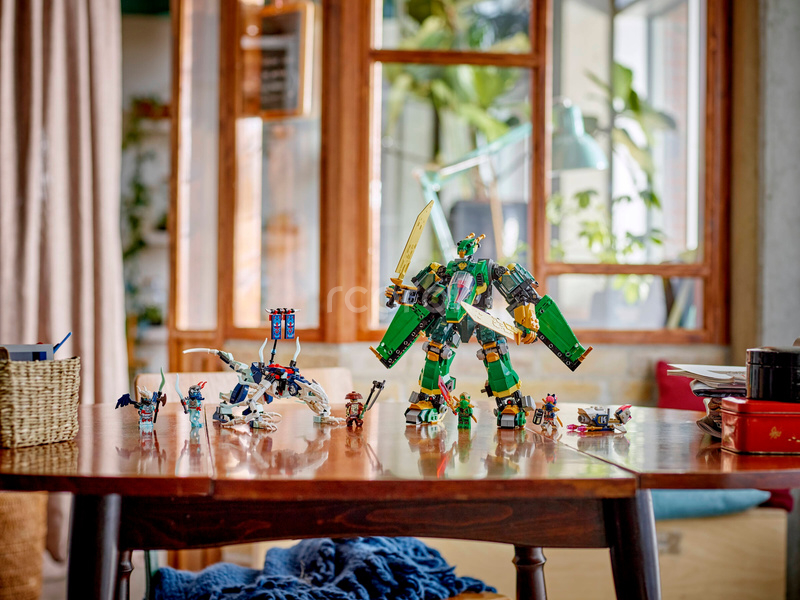 LEGO Ninjago - Lloydův tryskáčový robot
