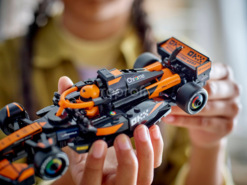 LEGO Speed Champions - Závodní auto McLaren F1® Team MCL38