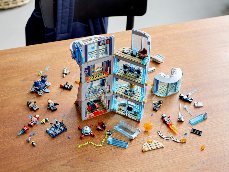 LEGO Super Heroes - Boj ve věži Avengerů
