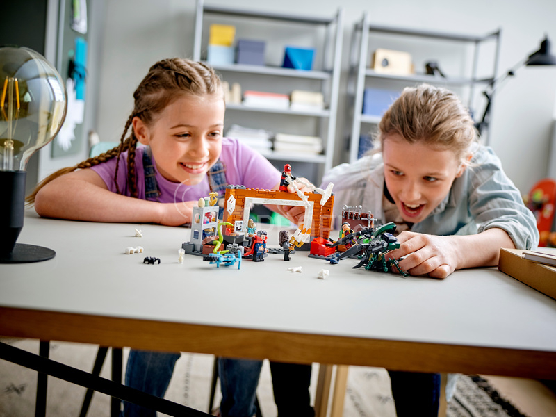 LEGO Super Heroes - Spider-Man v dílně Sanctum
