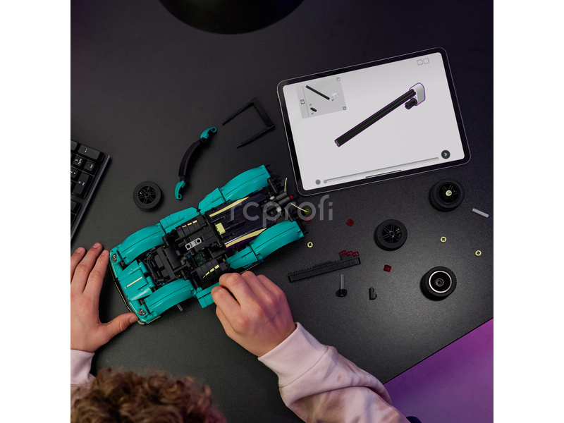 LEGO Technic - Aston Martin Valkyrie