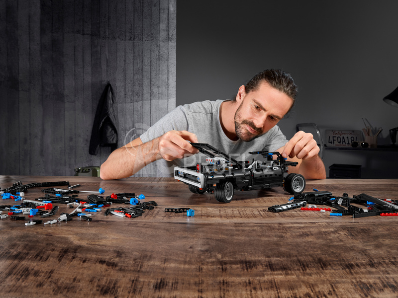 LEGO Technic - Domův Dodge Charger