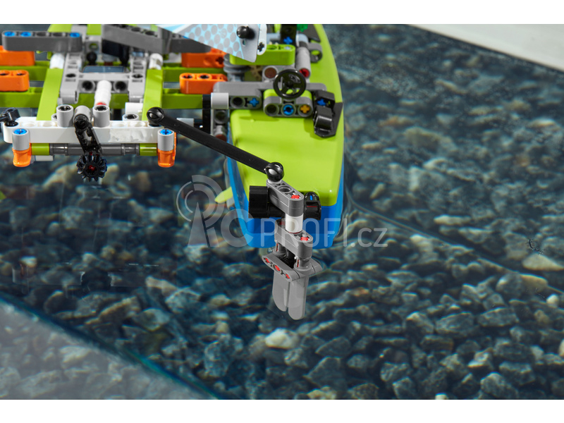 LEGO Technic - Katamarán