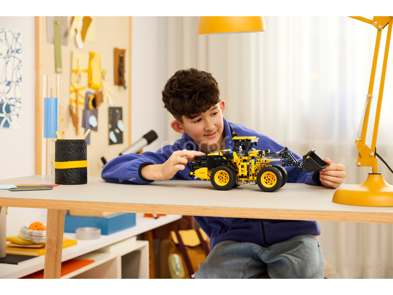 LEGO Technic - Kolový nakladač Volvo L120 Electric