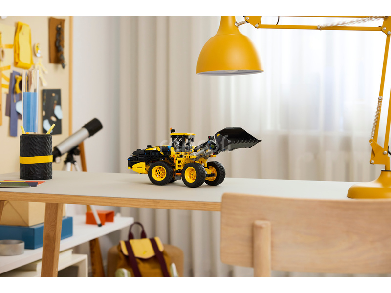 LEGO Technic - Kolový nakladač Volvo L120 Electric