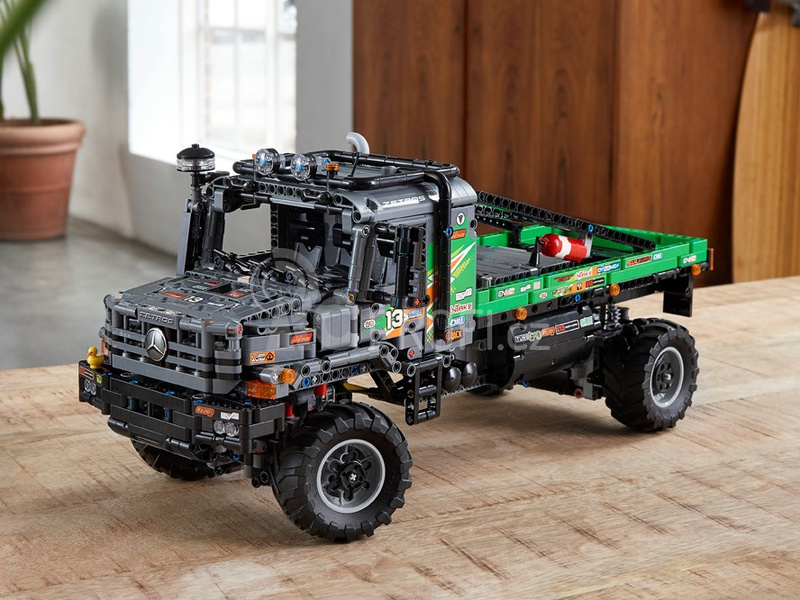 LEGO Technic - Truck trialový vůz Mercedes-Benz Zetros 4x4