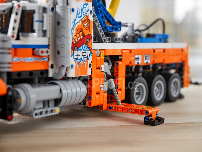 LEGO Technic - Výkonný odtahový vůz