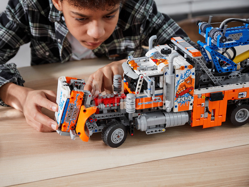 LEGO Technic - Výkonný odtahový vůz