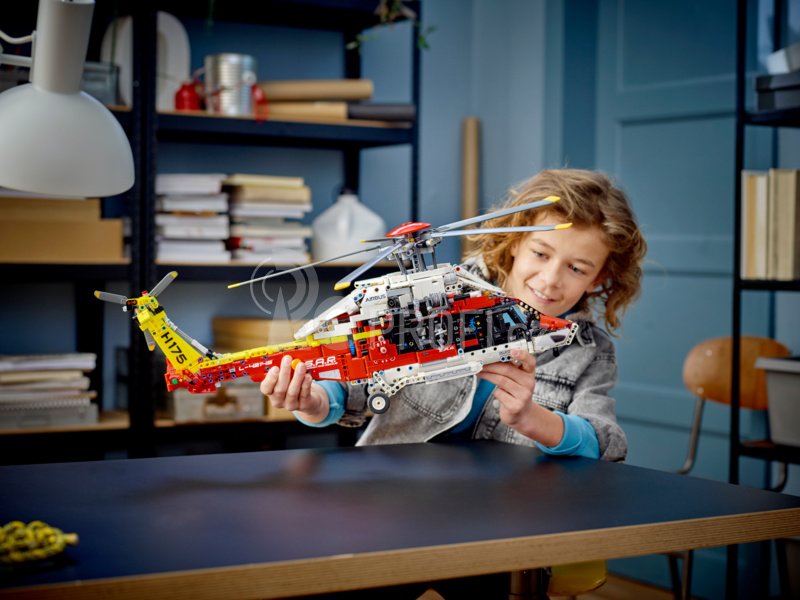 LEGO Technic - Záchranářský vrtulník Airbus H175