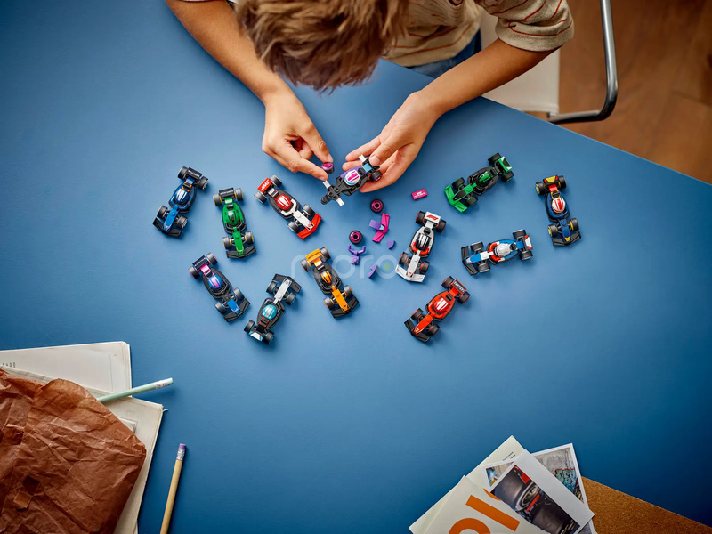 LEGO71049  LEGO Minifigurky - Sběratelská závodní auta F1®
