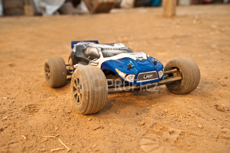 RC auto LRP S10 Twister Truggy