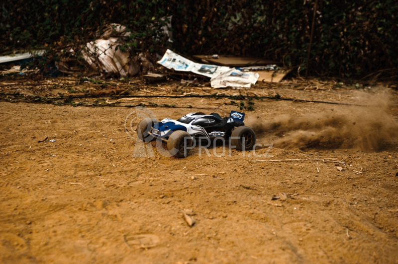 RC auto LRP S10 Twister Truggy