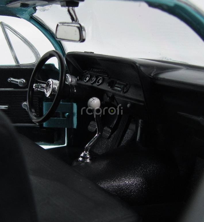 Maisto Chevrolet Bel Air Coupe 2-door 1962 1:18 Světle Modrá Met